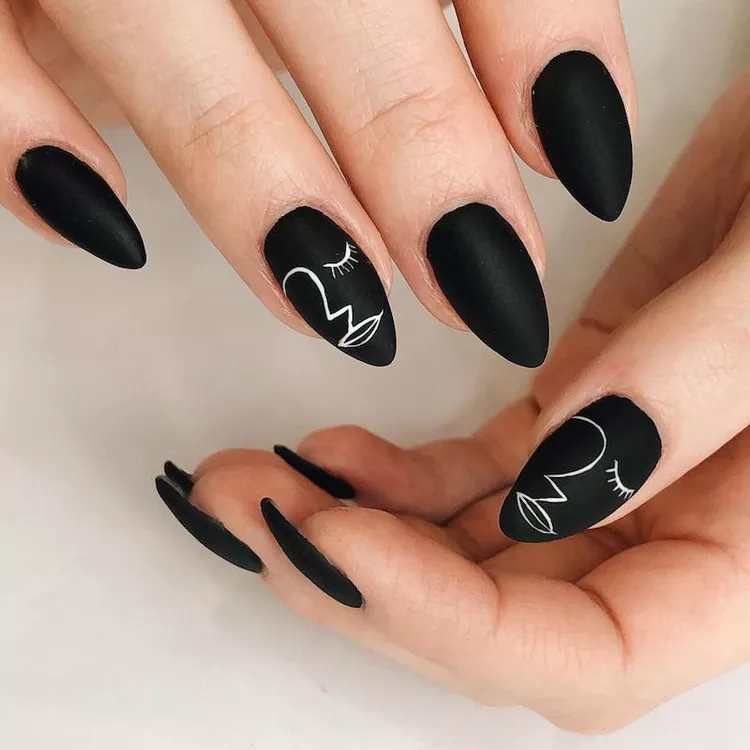 Рисунки на ногтях черным цветом (79 фото)