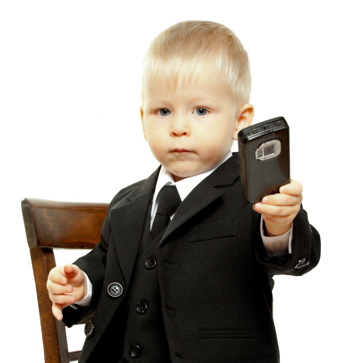 Фото ребенка с телефоном. Ребенок с телефоном. Школьник с телефоном. Ребенок с мобильным телефоном. Костюм телефон детский.