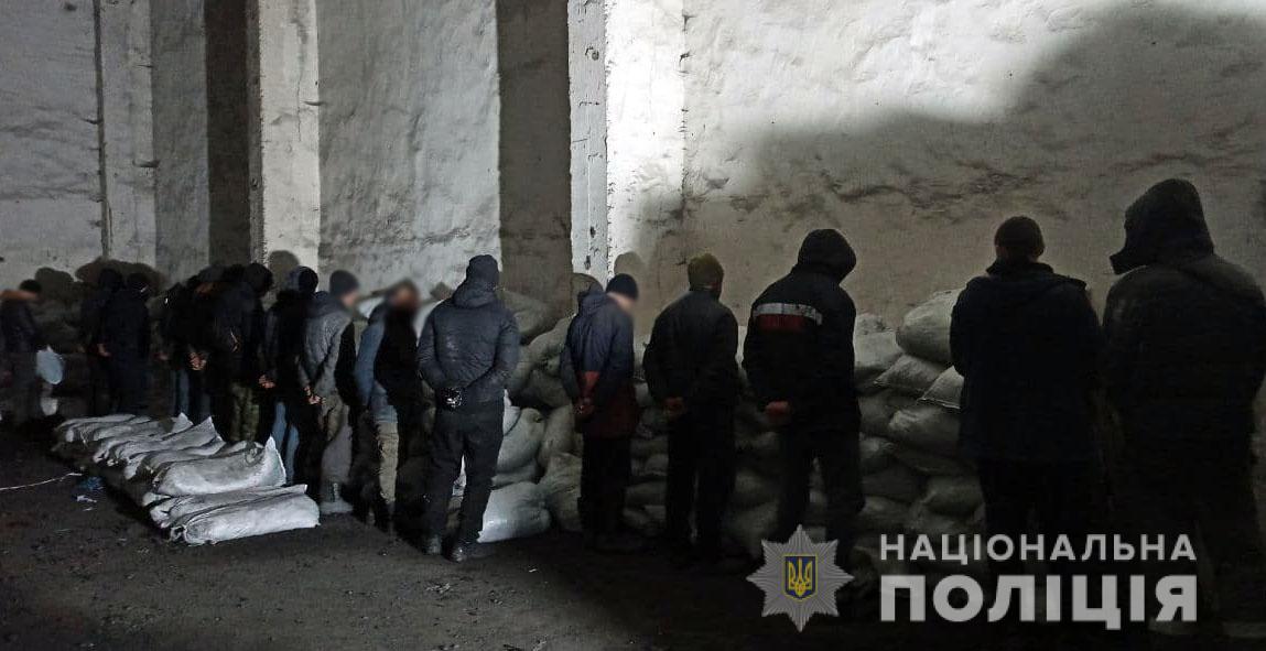 На Донбассе задержали сразу 29 человек, среди них - подростки: подробности и фото