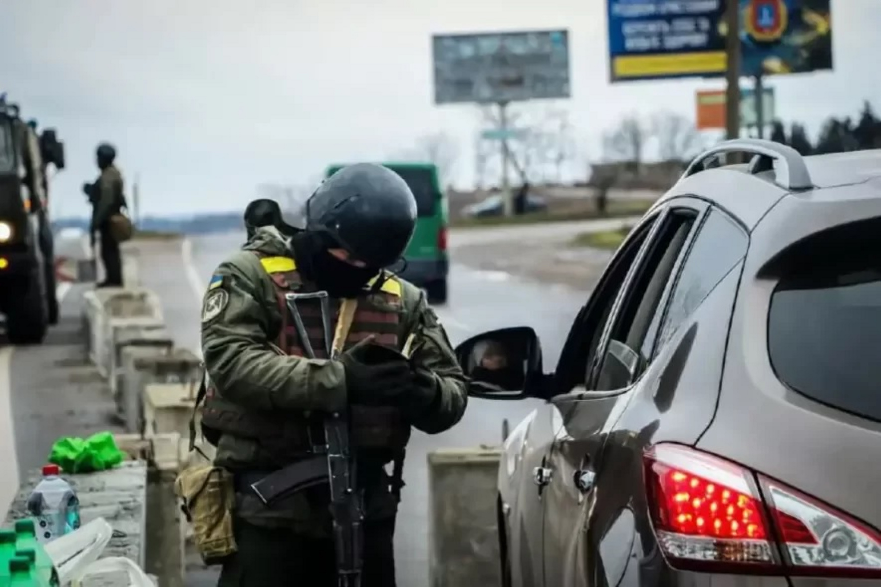 Штраф 17 000 гривен и тюрьма грозят водителям за неповиновение Военной  полиции - Телеграф