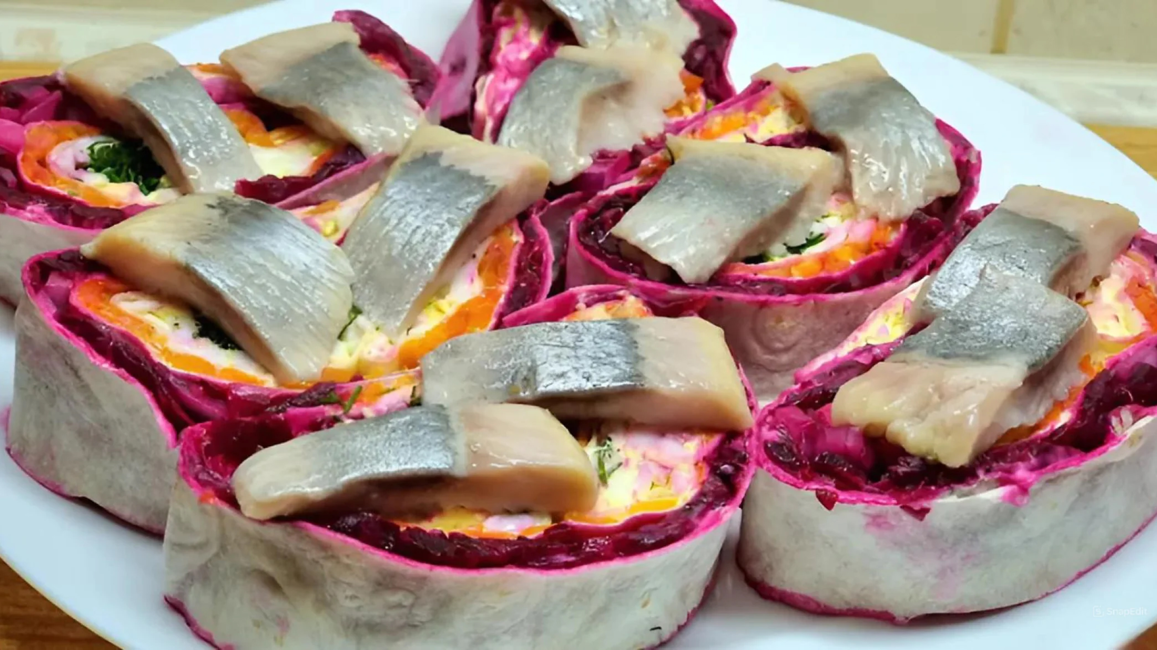 Популярний радянський салат заграє новими смаками: як приготувати 