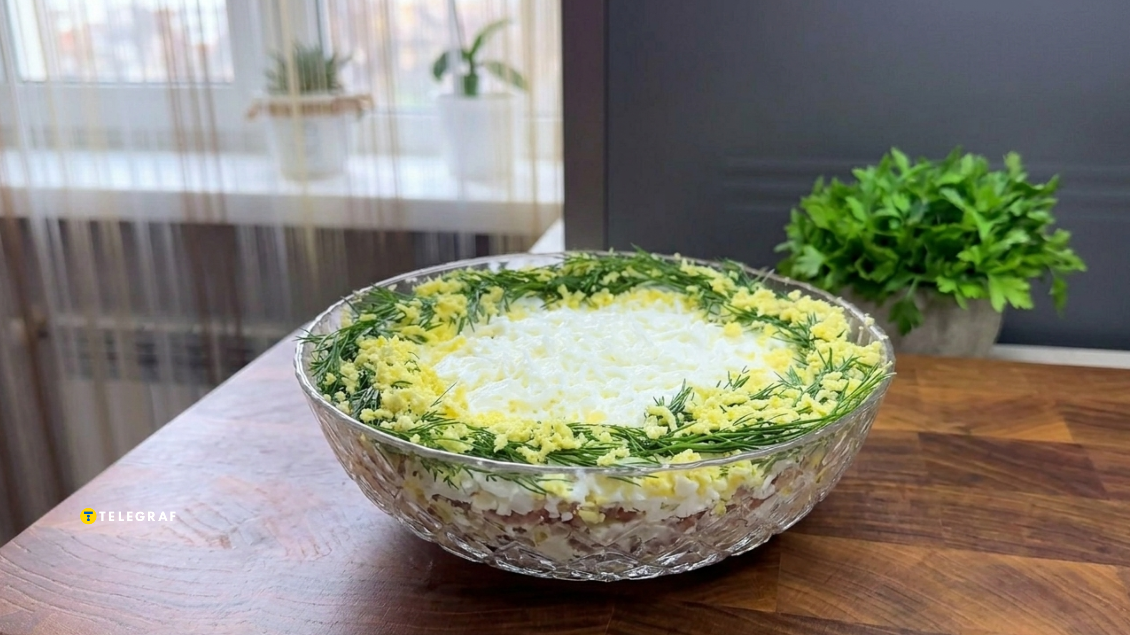 Салат з куркою, родзинками та хроном: виглядає як 