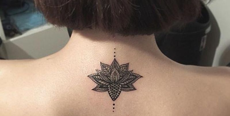 Миниатюрные татуировки на шее, которые наверняка придутся по душе девушкам (Фото) - Телеграф