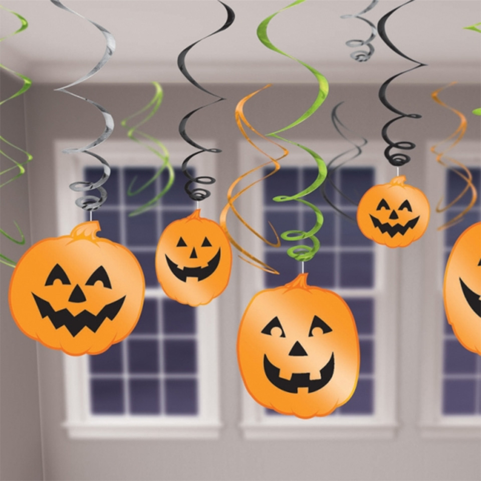 Хэллоуин: как украсить квартиру к празднику