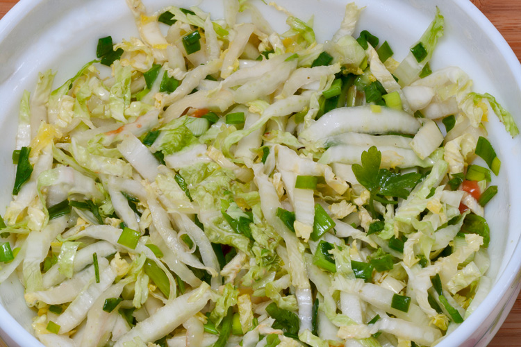 Лучшие рецепты салатов из пекинской капусты: быстро и просто