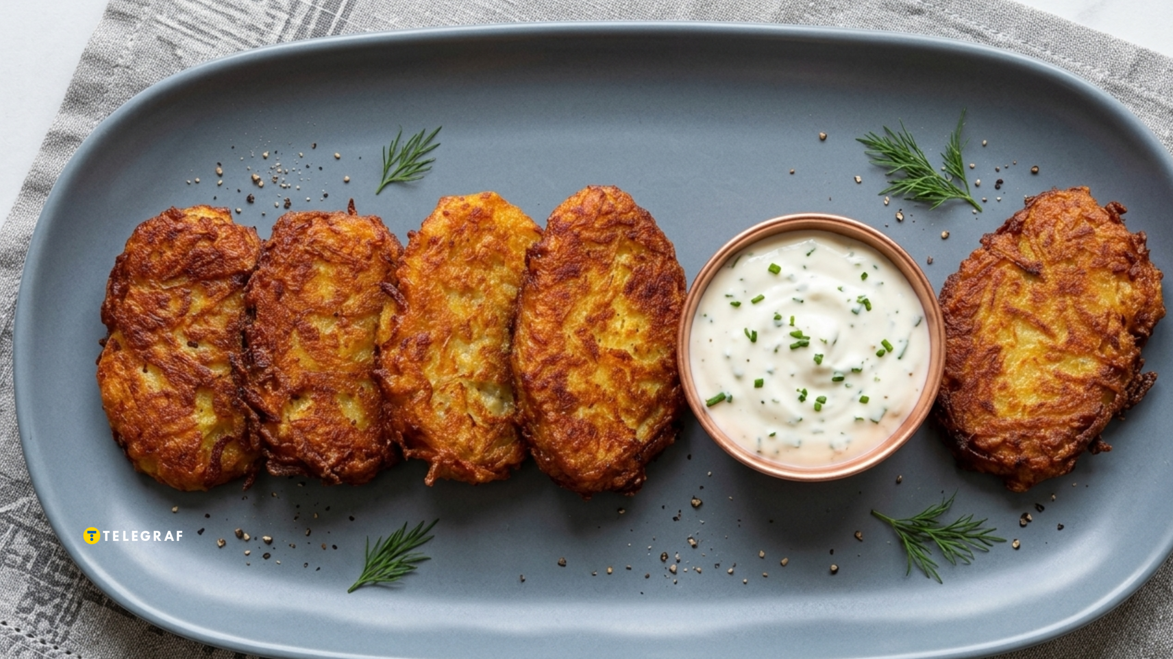 Деруни по-американськи: як приготувати золотисті хешбрауни (відео)