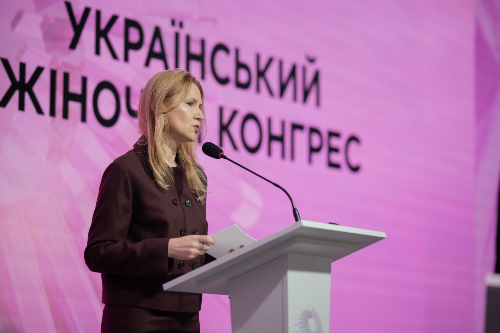 Олена Кондратюк відкрила Український Жіночий Конгрес у Вінниці: 