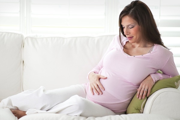 Чем опасен повышенный тонус матки при беременности и как можно его снизить?