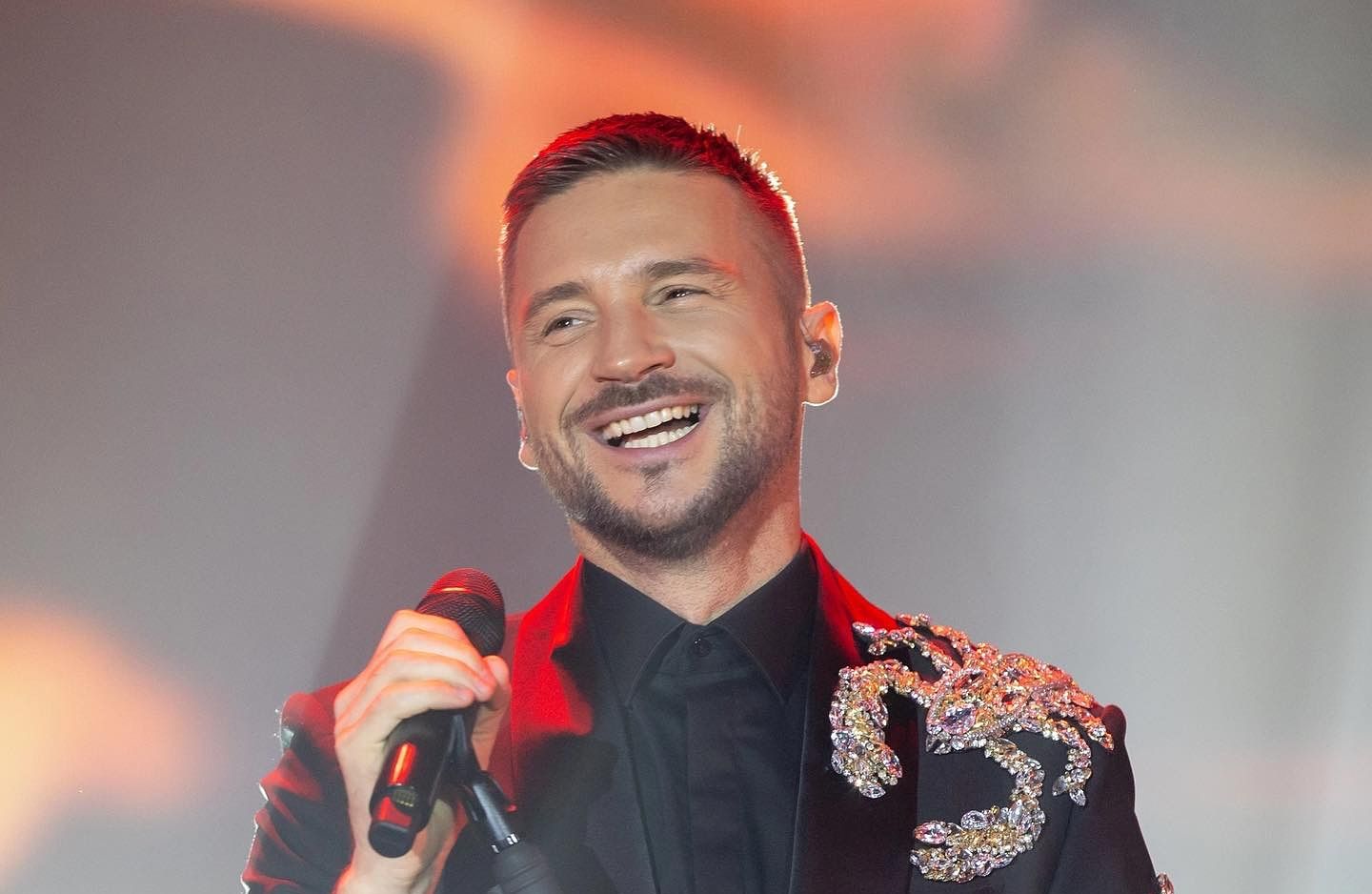 Під час Майдану перебував у Києві, а згодом назвав українців 