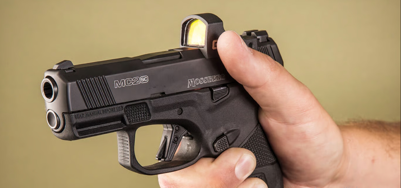 Чоловік влаштував стрілянину з автомата у Києві: що відомо про жертв (відео)