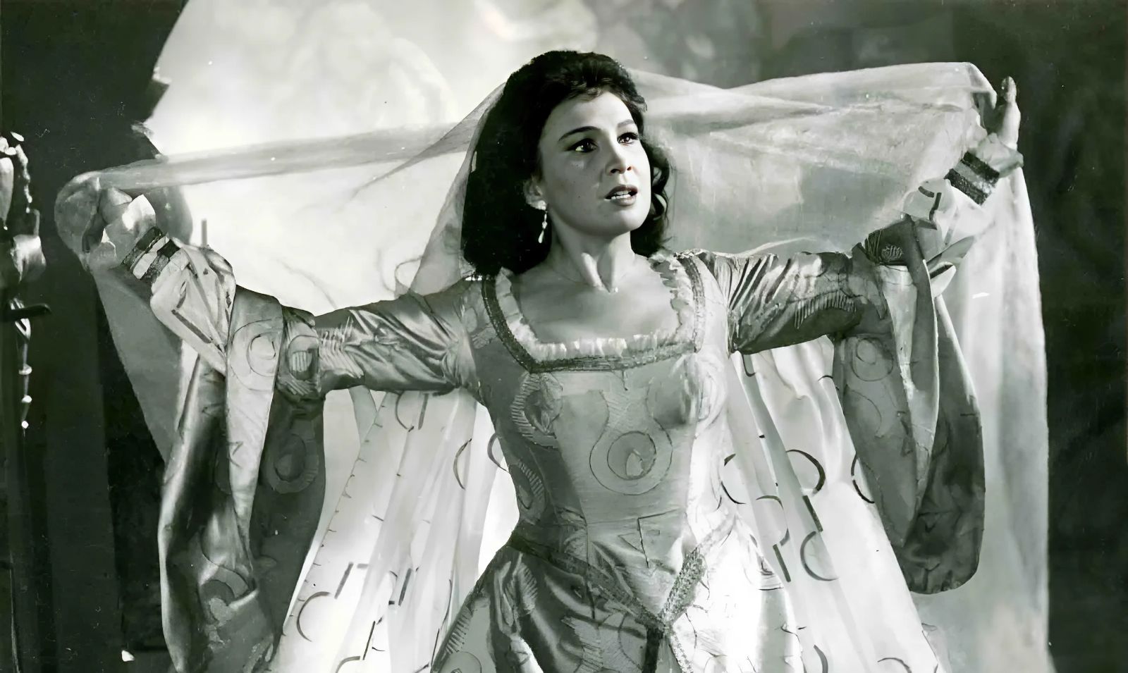 Влада обмежилася незначною сумою на її похорон. Від чого померла оперна діва Євгенія Мірошниченко і як виглядає її могила