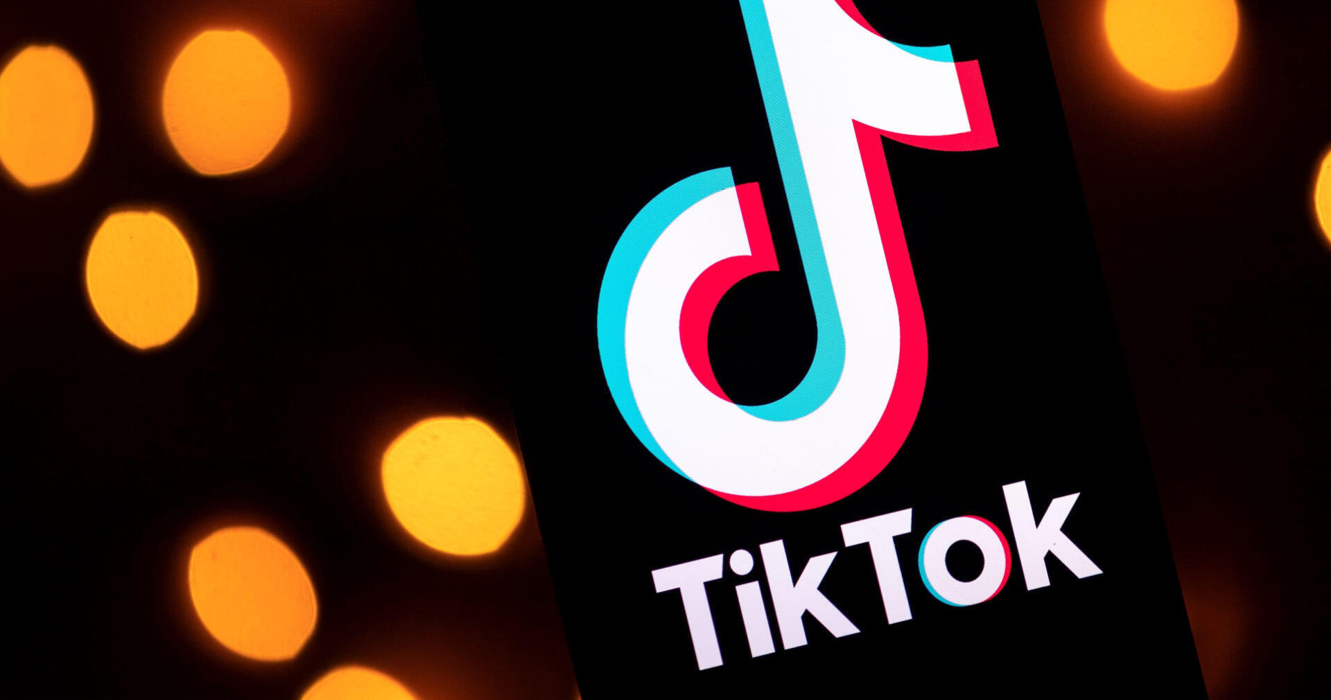 В TikTok загружают видео с детским порно и жестоким контентом -  экс-модератор сети рассказала подробности - Телеграф