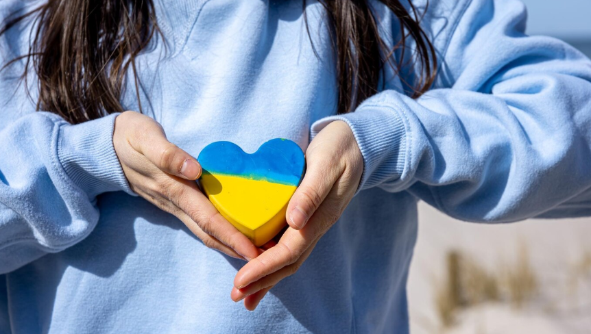 Привітання з Днем героїв України 2026! Патріотичні листівки та картинки для соцмереж