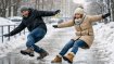 Упасть на льду может быть очень травматично