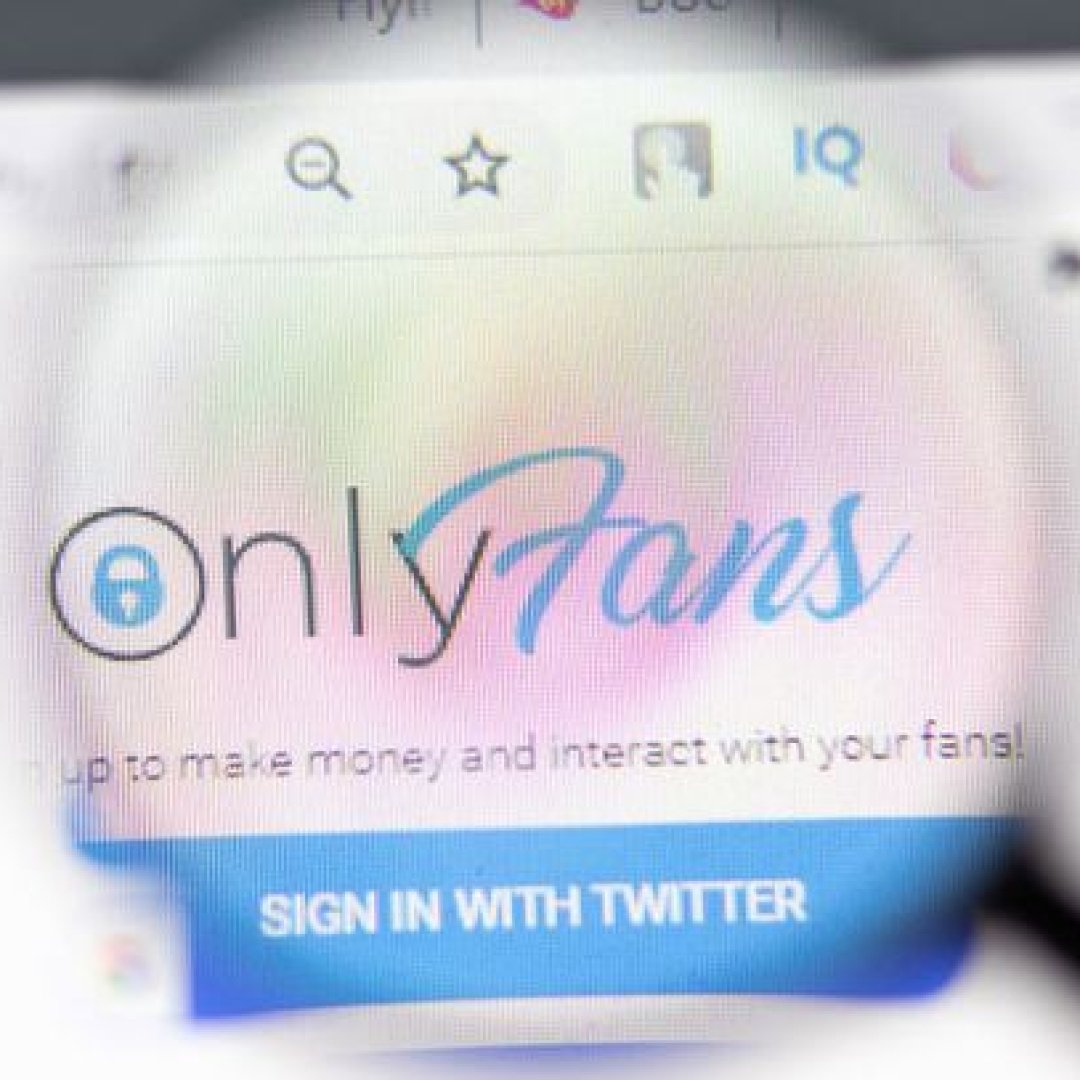 В OnlyFans отказываются от порно-контента из-за давления платежных систем -  Телеграф