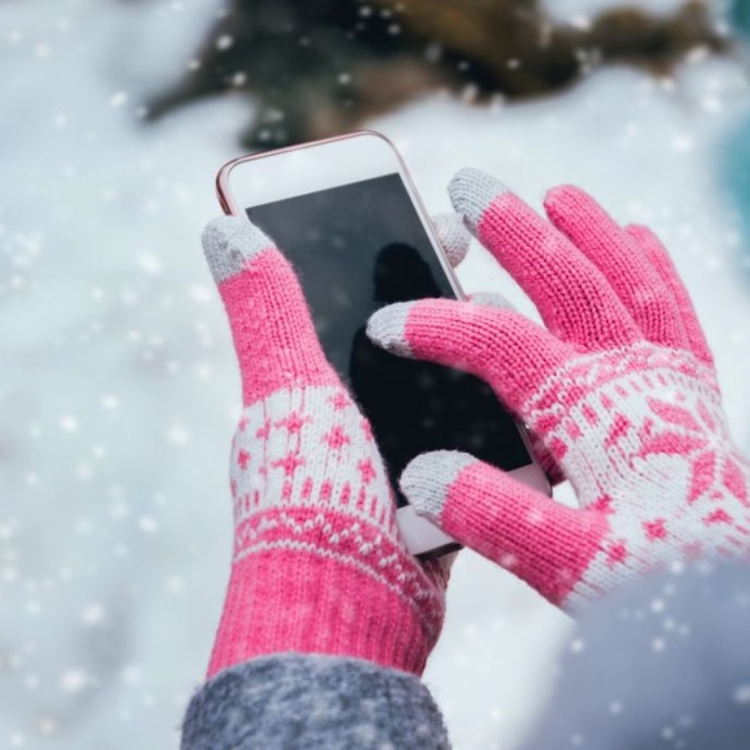 Почему iPhone выключается от холода