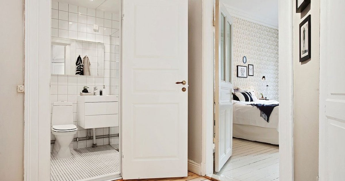 Двери кухня ванная. Двери в скандинавском стиле. Двери в скандинавском стиле в интерьере. Дверь в ванную комнату в скандинавском стиле. Межкомнатные двери в туалет.