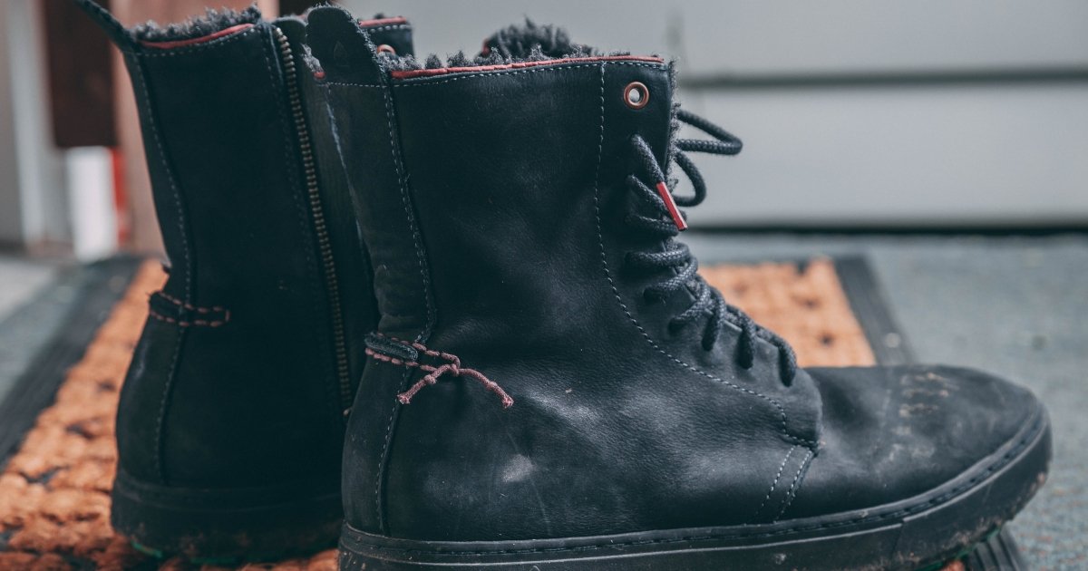 Как удалить белые пятна соли на кожаной и замшевой обуви без химии ...