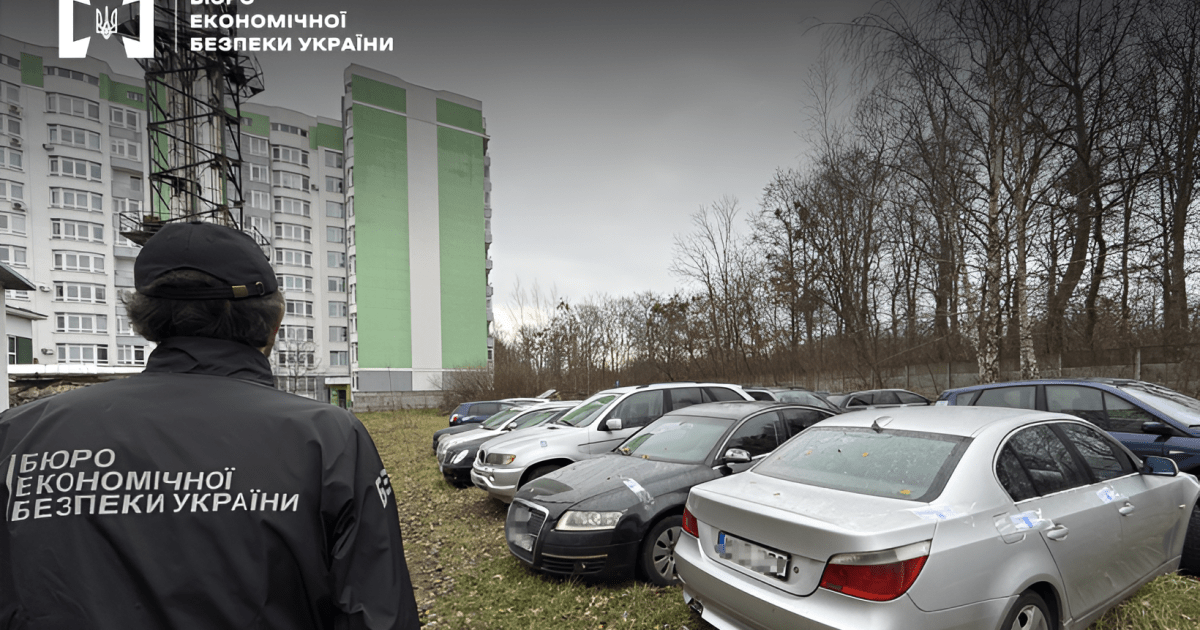 В Україну без розмитнення завезли десятки тисяч автівок: хто за цим стоїть