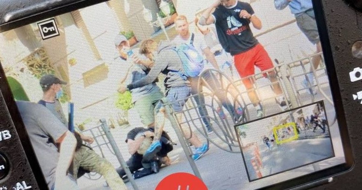 Неизвестные напали на фотографа Александра Кужельного на акции возле ОП - Vimarsana News
