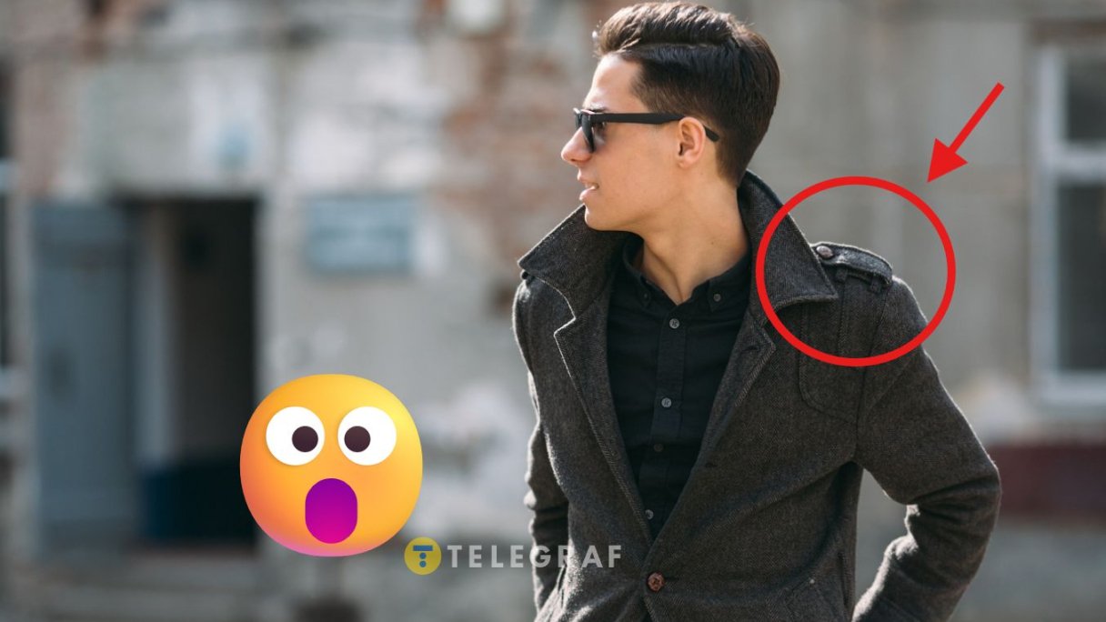 Хлястики на плечах