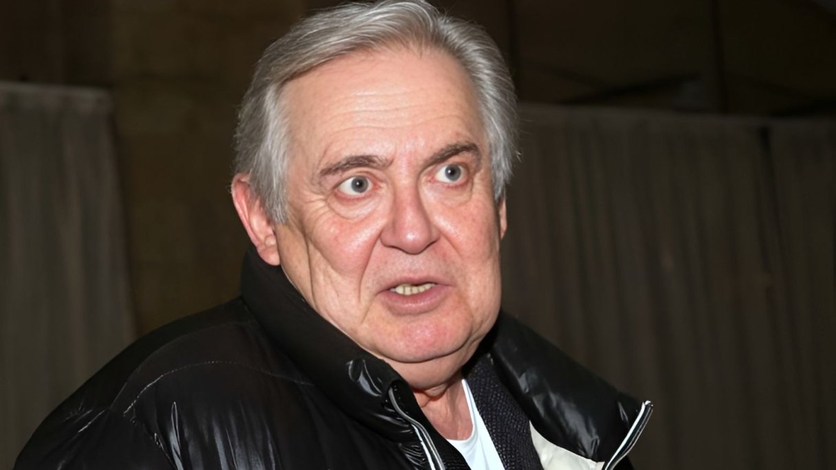 Юрий Стоянов