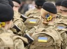 Хто з жінок має ставати на військовий облік