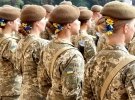 С 1 октября военнообязанные женщин должны встать на военный учет в Украине