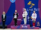 Пограничная (в центре) выиграла золото в финале с обручем