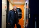Жозеп Боррель сходить з поїзда у Києві