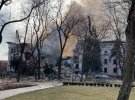 Руїни Драмтеатру у Маріуполі