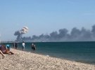 Дим від вибуху над пляжем у Новофедорівці