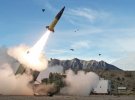 M270 запускає ракету ATACMS
