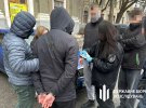 Затри мання посередника