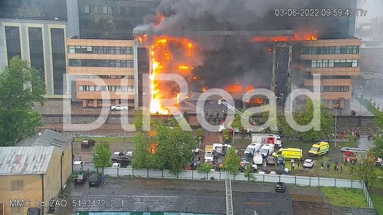 В Москве большой пожар - горит торговый центр "Гранд Сетунь Плаза" (ФОТО, ВИДЕО) 2