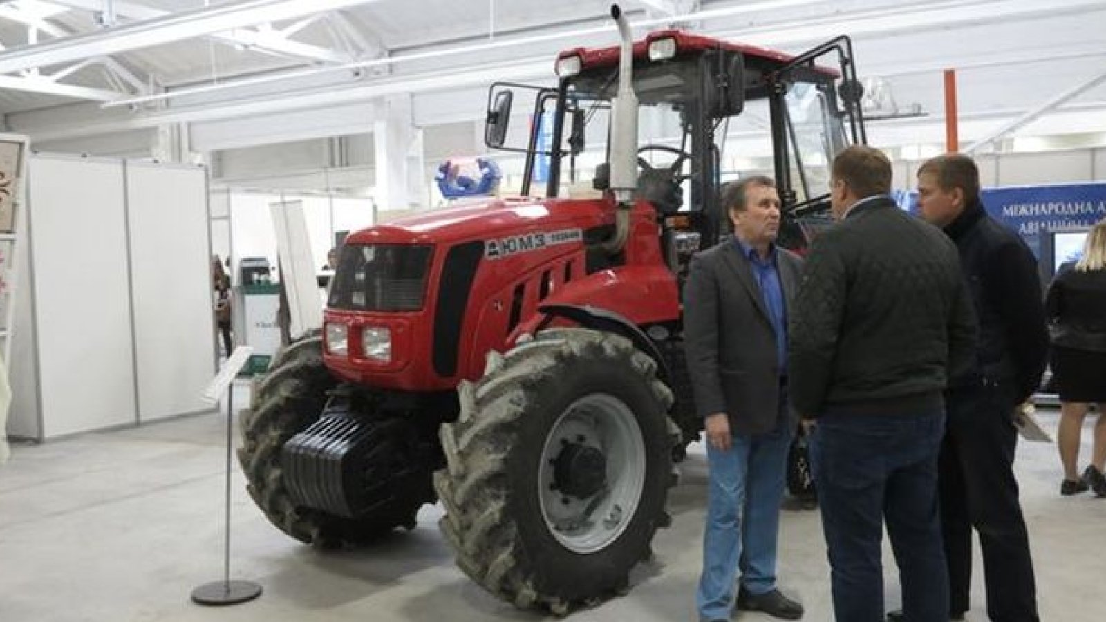 На выставке AgroExpo 2018 показали трактор ЮМЗ нового поколения (Видео) -  Телеграф