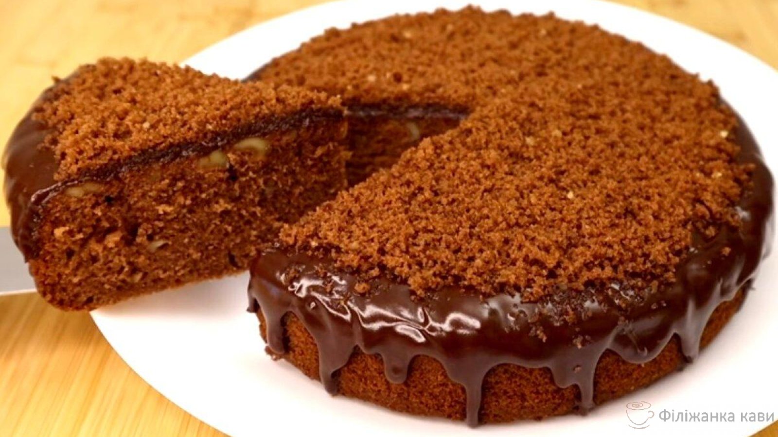 Песочный пирог с шоколадно-ореховой начинкой