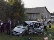 У страшній аварії в Хмельницькій області постраждало семеро людей, троє з них - діти (Фото)