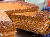 Вафельный торт со сгущенкой