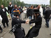 Паломники в Украине изрядно повеселились и явно чувствовали себя, как дома