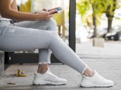 Белые минималистичные кроссовки вне времени