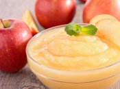 Понадобятся только яблоки, сгущенка и немного воды