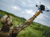 Гонка озброєнь набирає обертів: дрон ЗСУ отримав гранатомет (відео)