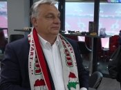 Виктор Орбан пришел на футбол с шарфом с изображением "Великой Венгрии"