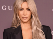 Опубликовано первое фото новорожденной дочери Ким Кардашьян