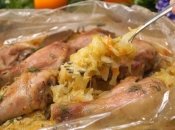 Запеченную курицу с капустой точно полюбят ваши близкие