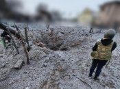 На місці падіння уламків утворилася вирва