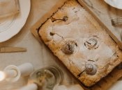 Грушевый пирог с финиками