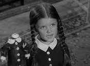 Лиза Лоринг сыгравшая Уэнсдей в сериале 60-х Семейка Аддамс