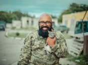 Отець Макарій не має позивного - хлопці називають його Падре